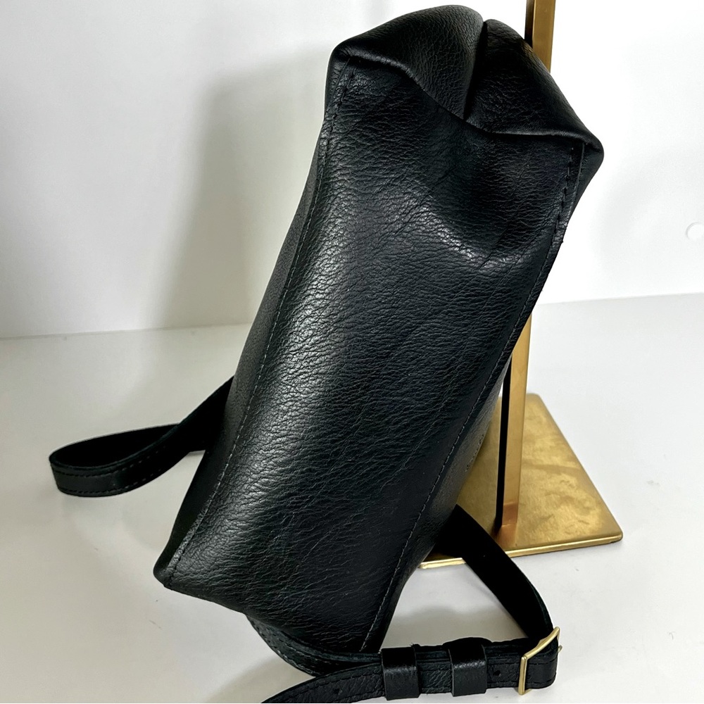 NWOT Portland Leather Rainstorm Crossbody Satchel Bag Pristine Timeless Everyday - Picture 7 of 16